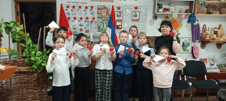 Мероприятие, посвященное памяти героев и поддержке защитников Родины.